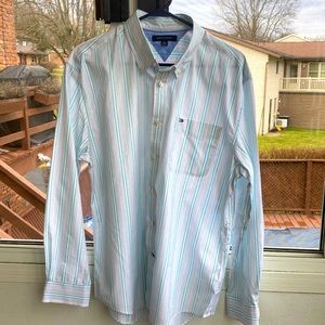 Men’s Xl Tommy Hilfiger dress shirt